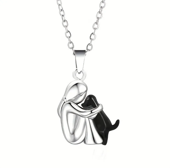 Náhrdelník s dívkou a pejskem objatými