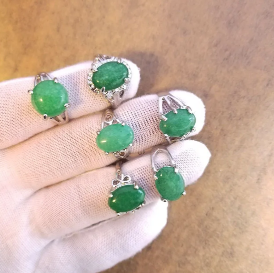 Sada prstenů z přírodního kamene