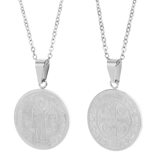 Náhrdelník s kulatým přívěskem ve tvaru písmene O