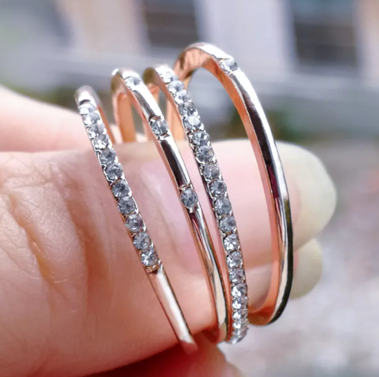 Čtvercový prsten ze zirkónu se čtyřmi diamanty