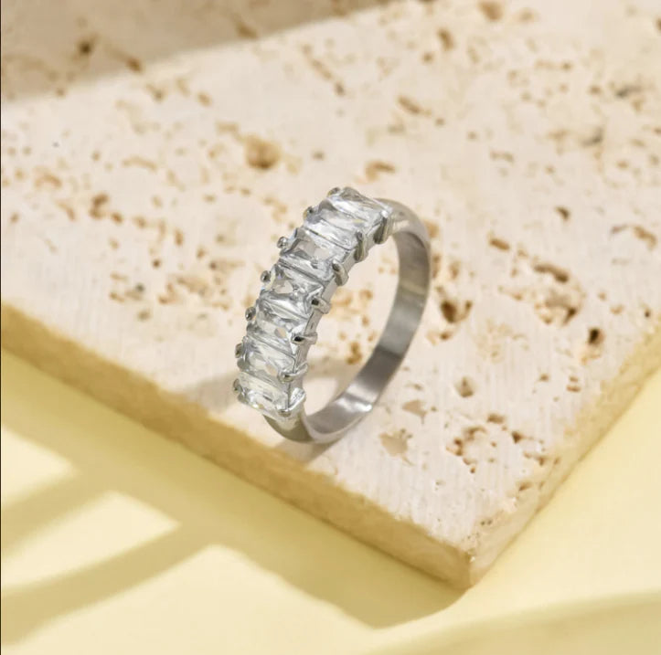 Prsten z měsíčního kamene - pestrost kamenů